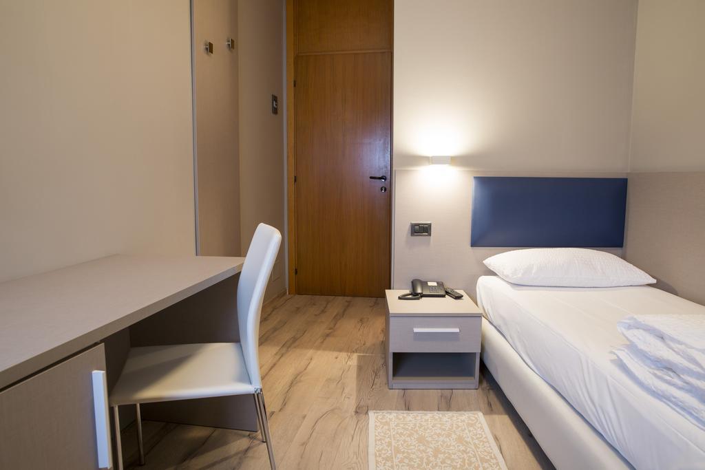 Albergo Montenegro مانياغو المظهر الخارجي الصورة
